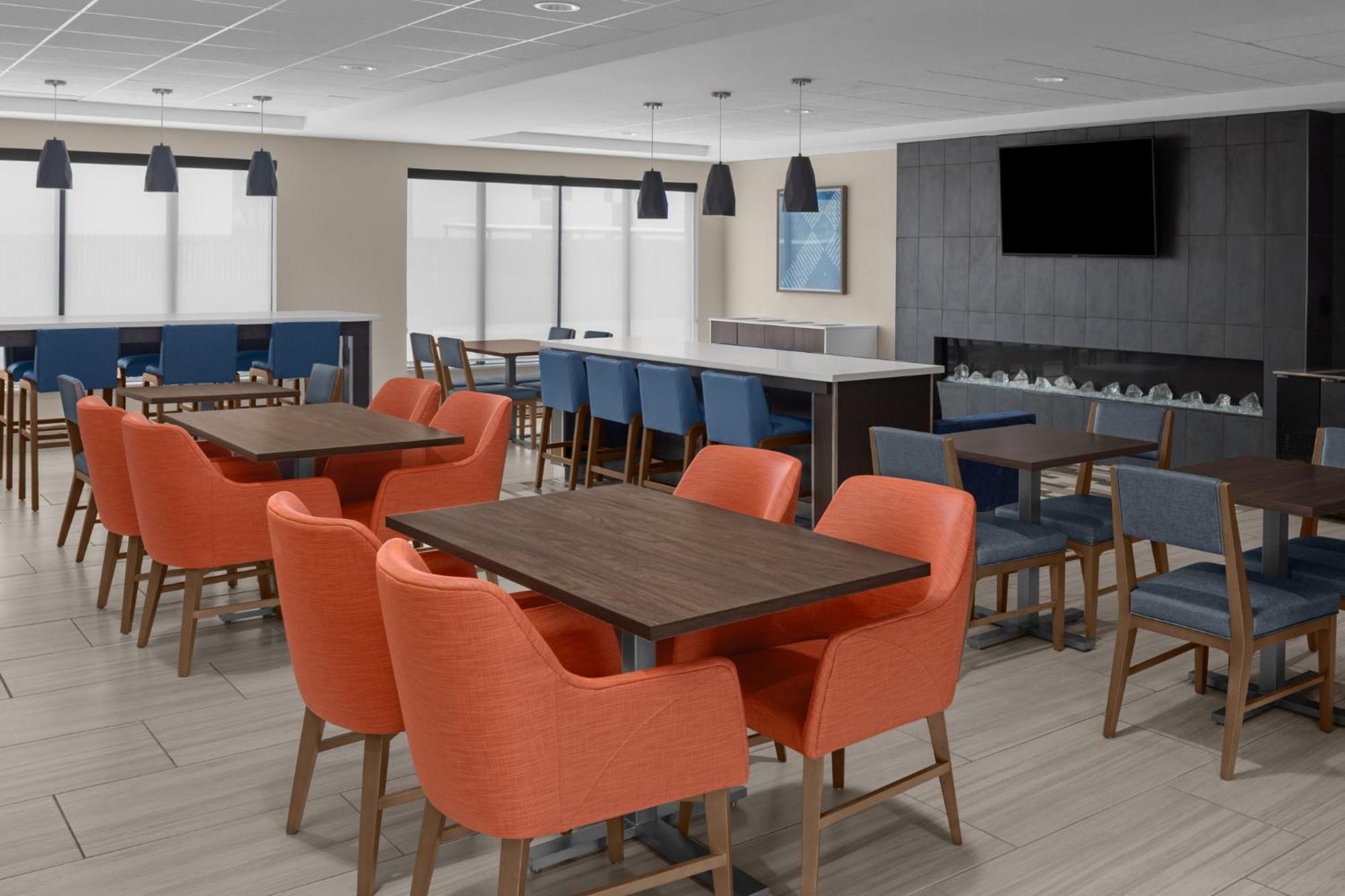 Holiday Inn Express & Suites Midland Loop 250 By Ihg Exterior photo