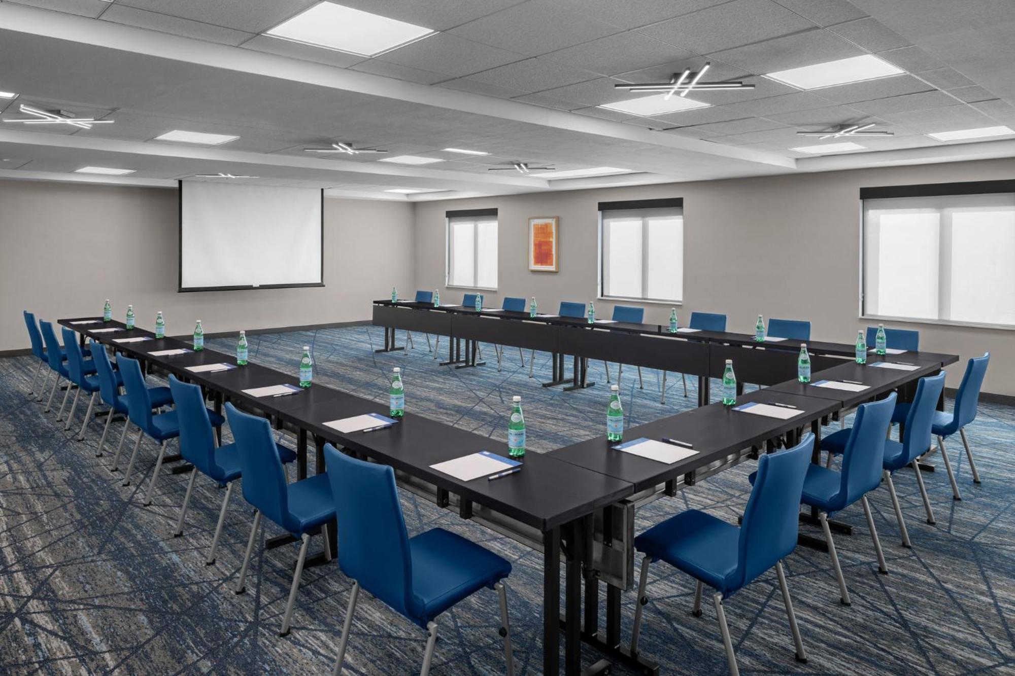Holiday Inn Express & Suites Midland Loop 250 By Ihg Exterior photo